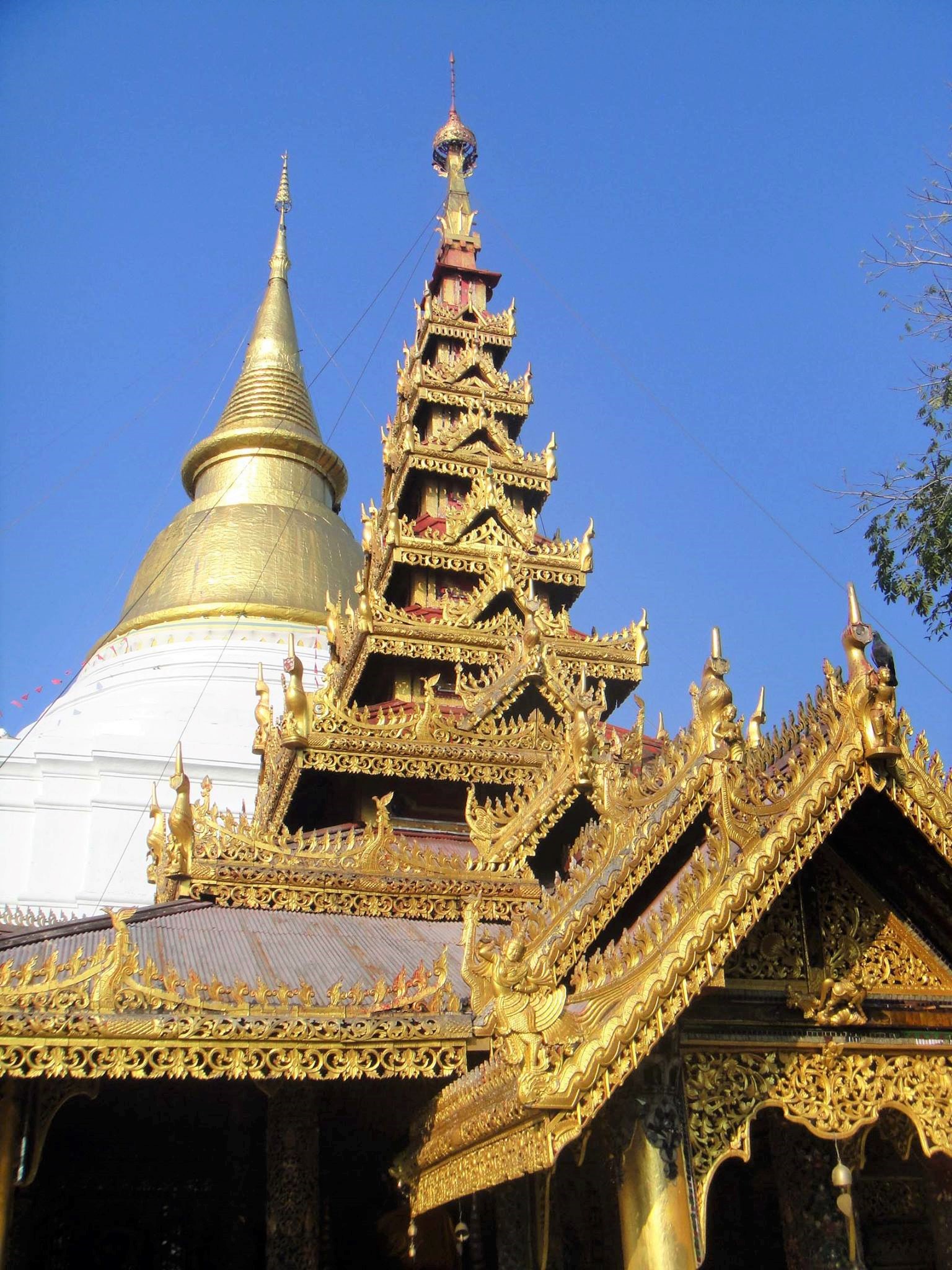 馬車に乗りランパーンの寺院を巡る – わが心はタイにあり Love Thailand