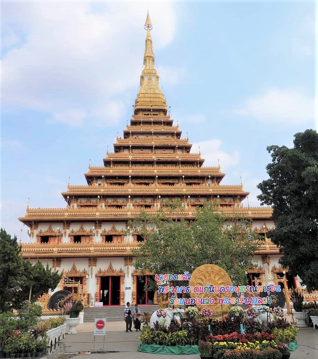 タイ東北部コンケンにある九重塔を持つ「ワット・ノンウェーン寺院