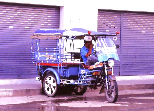 トゥクトゥクの起源とこれから – わが心はタイにあり Love Thailand